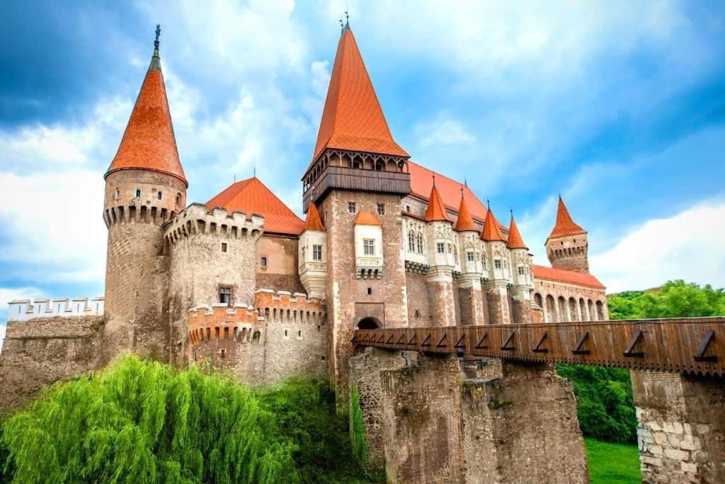 Very Good Location Хунедоара Экстерьер фото